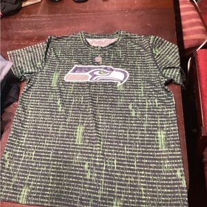 Men's Green and Black Short Sleeve Tee